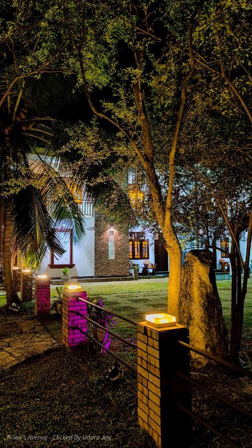 Jay'S Avenue Hotel Udawalawe Esterno foto