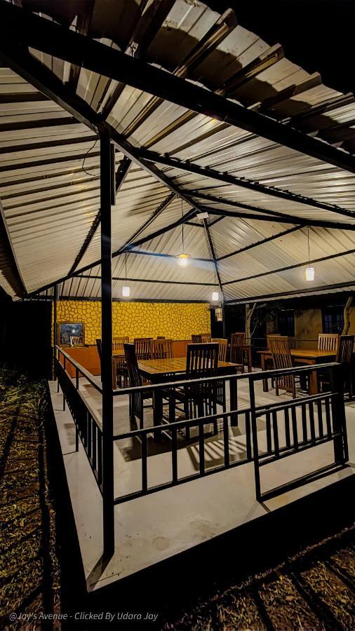 Jay'S Avenue Hotel Udawalawe Esterno foto