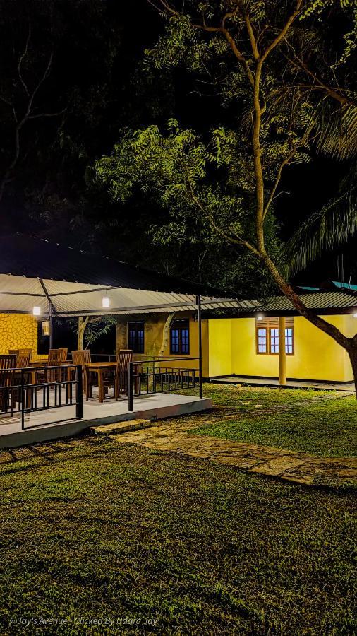 Jay'S Avenue Hotel Udawalawe Esterno foto