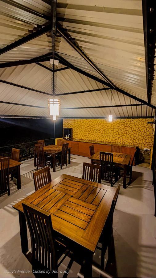 Jay'S Avenue Hotel Udawalawe Esterno foto