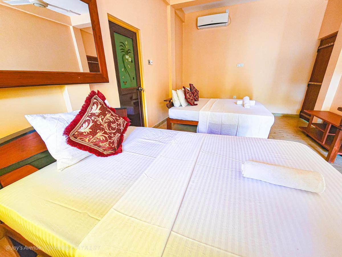 Jay'S Avenue Hotel Udawalawe Esterno foto