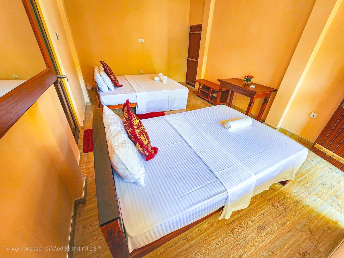 Jay'S Avenue Hotel Udawalawe Esterno foto