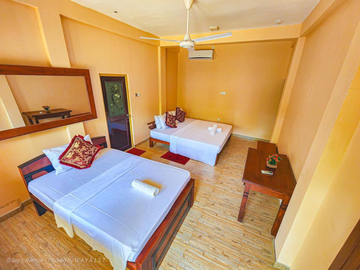 Jay'S Avenue Hotel Udawalawe Esterno foto
