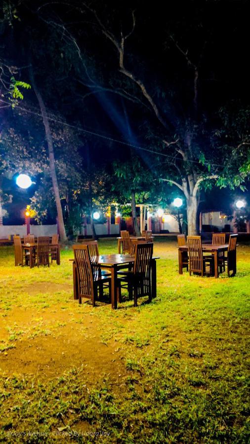 Jay'S Avenue Hotel Udawalawe Esterno foto